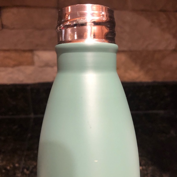 Dunkin Donuts Stainless Steel Hydration Collection 17 oz Green Water Bottle - Picture 4 of 7